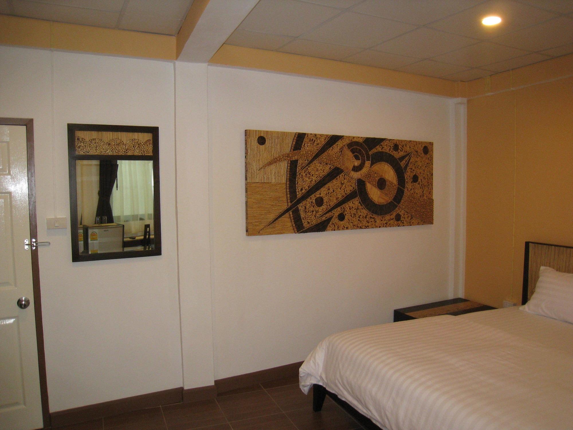 Baan Glang Soi Restaurant & Guesthouse Bangkok Extérieur photo
