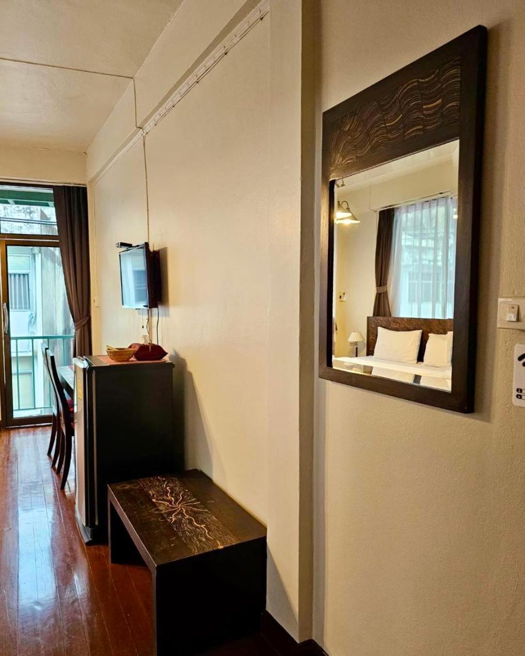 Baan Glang Soi Restaurant & Guesthouse Bangkok Chambre photo
