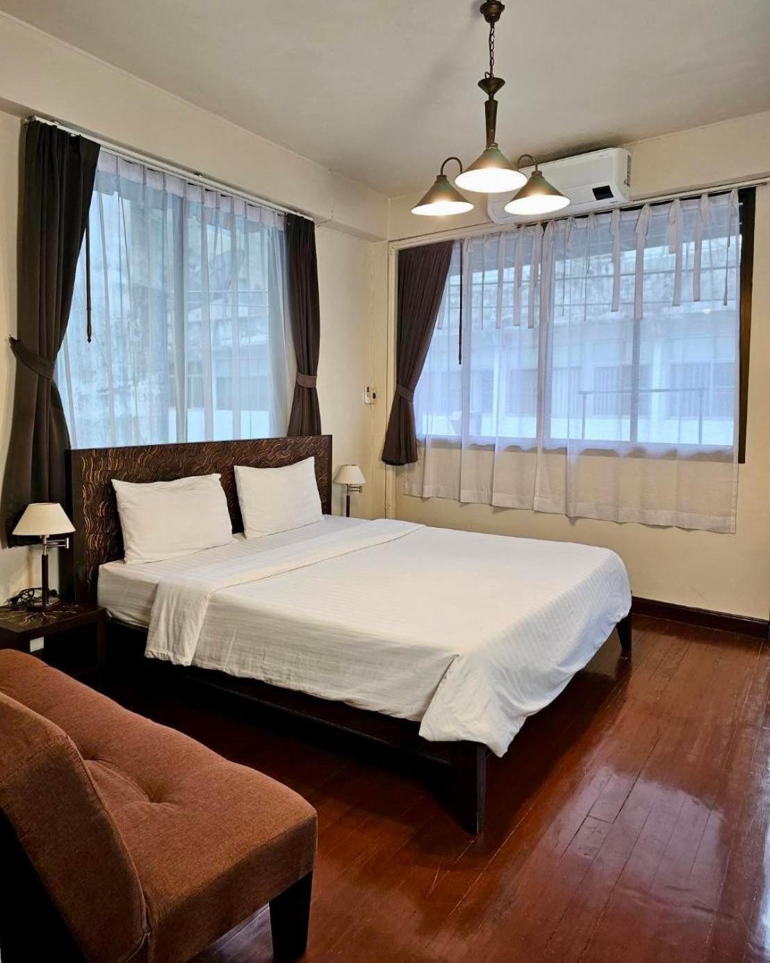 Baan Glang Soi Restaurant & Guesthouse Bangkok Chambre photo