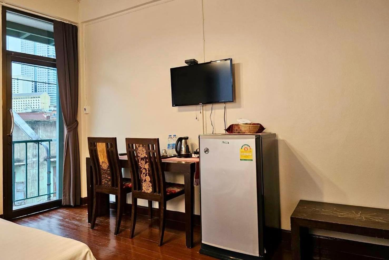 Baan Glang Soi Restaurant & Guesthouse Bangkok Chambre photo