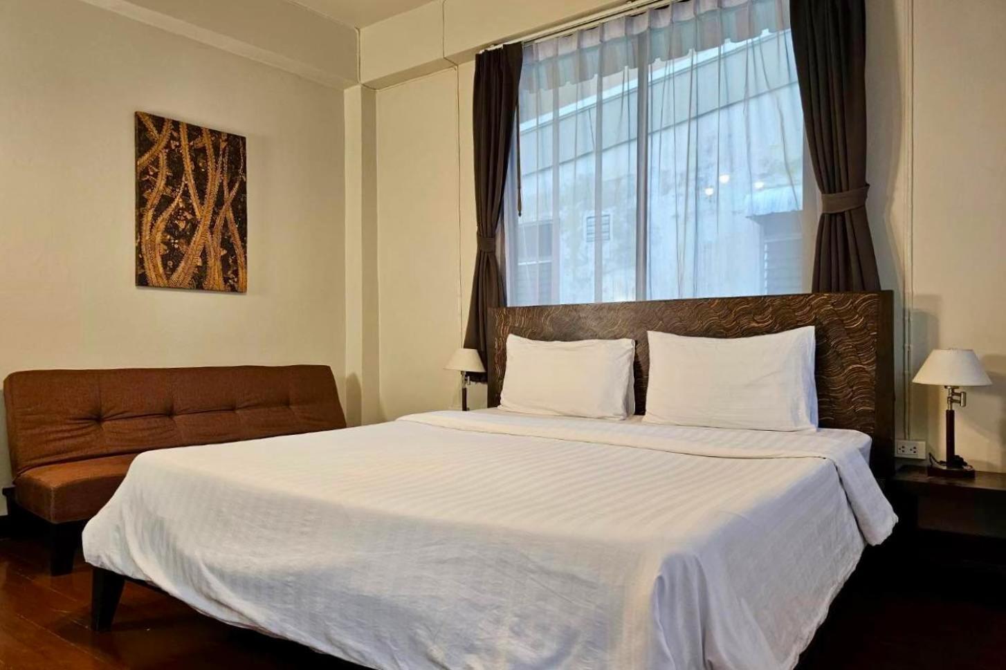 Baan Glang Soi Restaurant & Guesthouse Bangkok Chambre photo