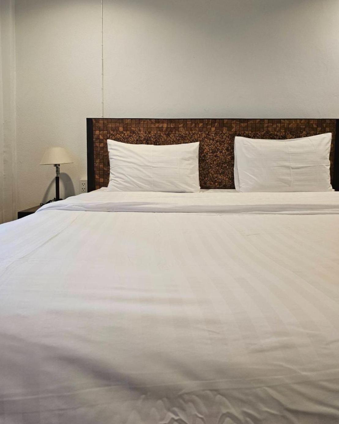 Baan Glang Soi Restaurant & Guesthouse Bangkok Chambre photo