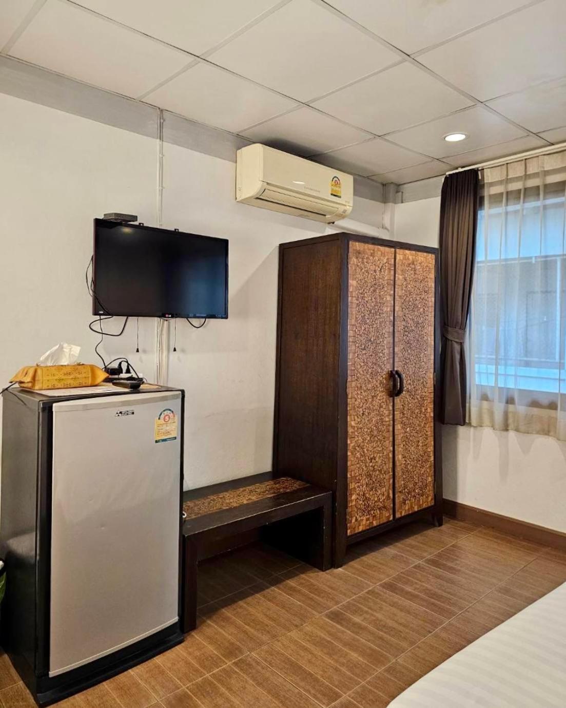 Baan Glang Soi Restaurant & Guesthouse Bangkok Chambre photo