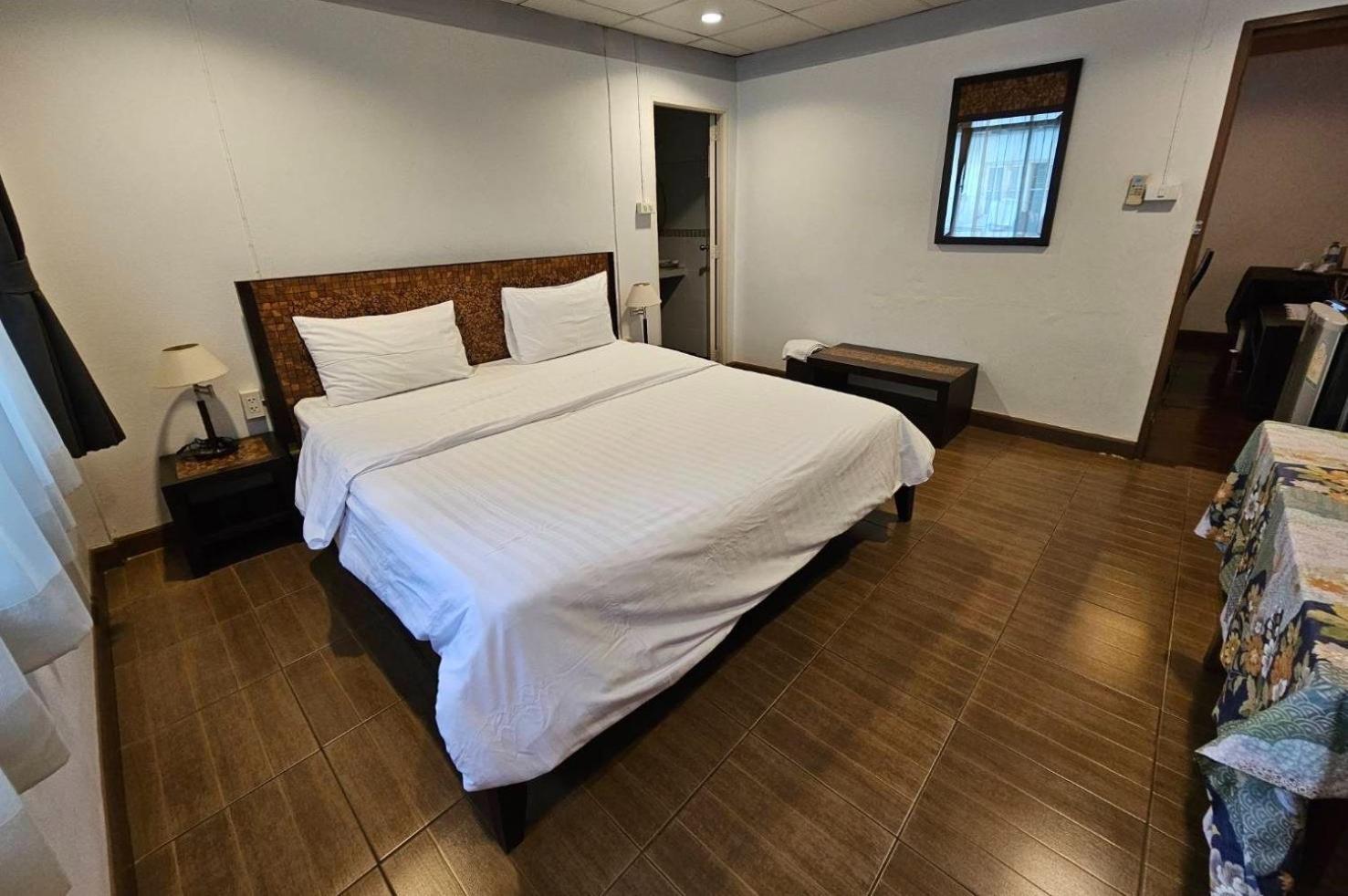 Baan Glang Soi Restaurant & Guesthouse Bangkok Chambre photo