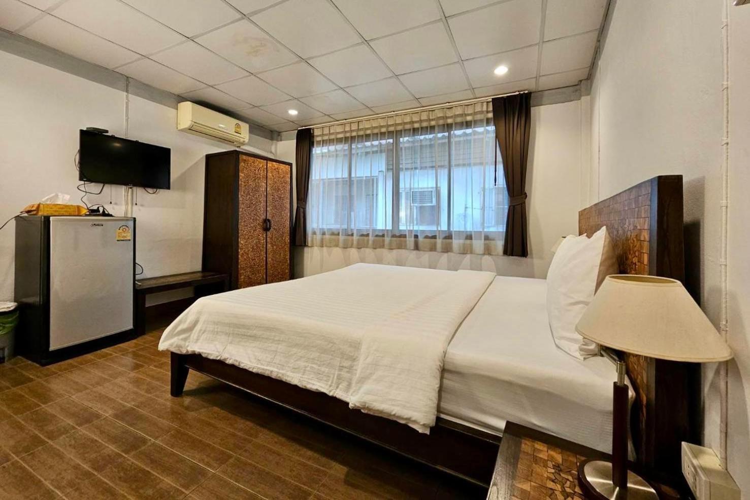 Baan Glang Soi Restaurant & Guesthouse Bangkok Chambre photo