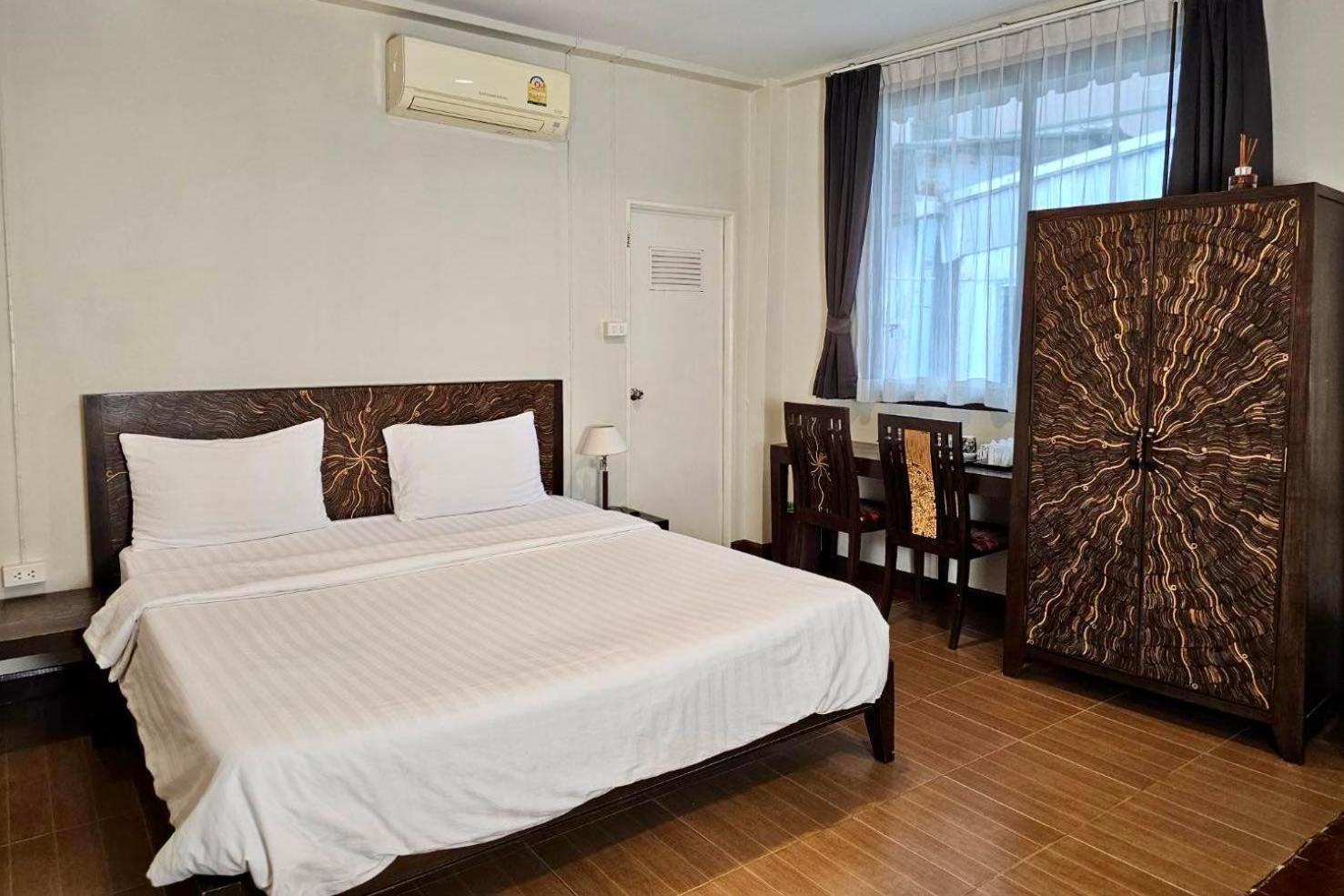 Baan Glang Soi Restaurant & Guesthouse Bangkok Chambre photo