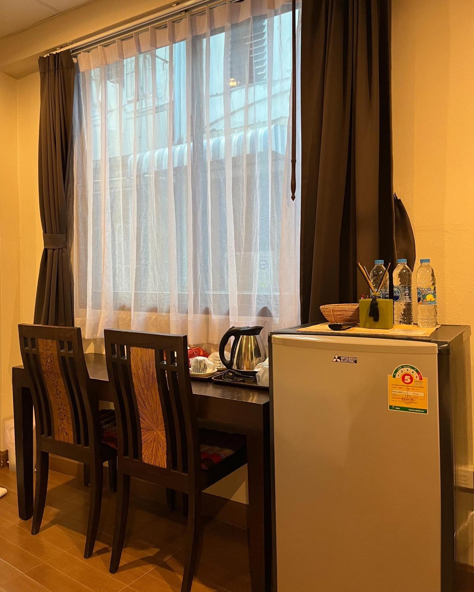 Baan Glang Soi Restaurant & Guesthouse Bangkok Chambre photo