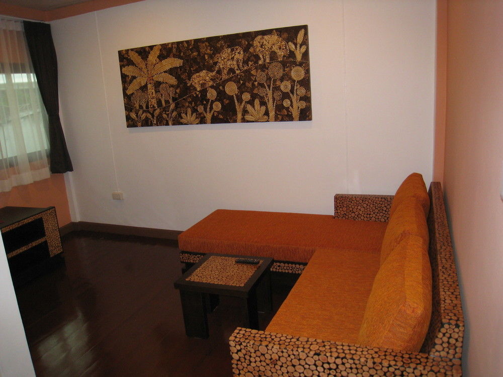 Baan Glang Soi Restaurant & Guesthouse Bangkok Extérieur photo