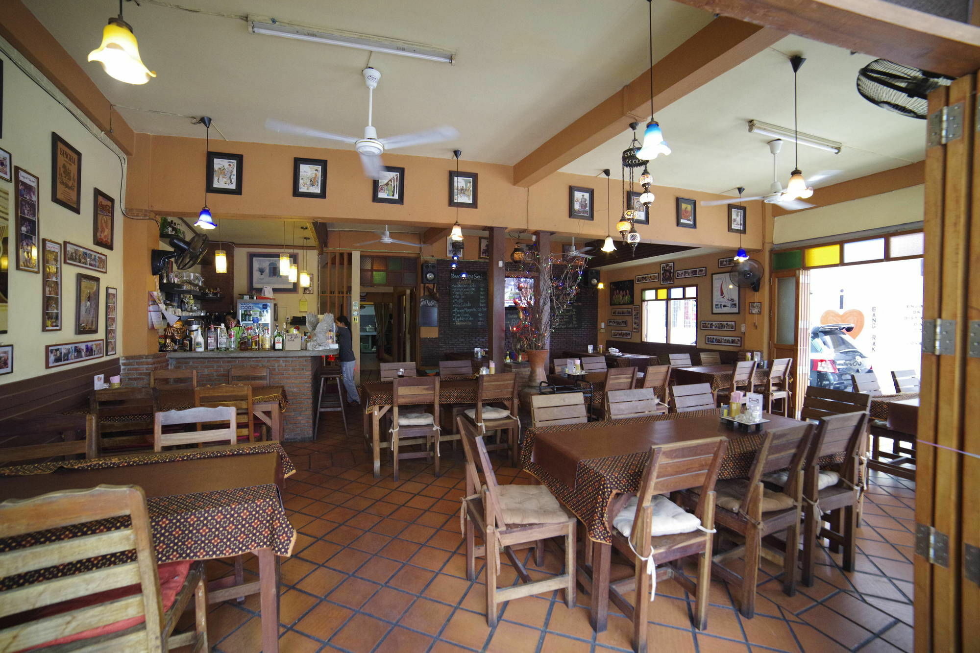 Baan Glang Soi Restaurant & Guesthouse Bangkok Extérieur photo