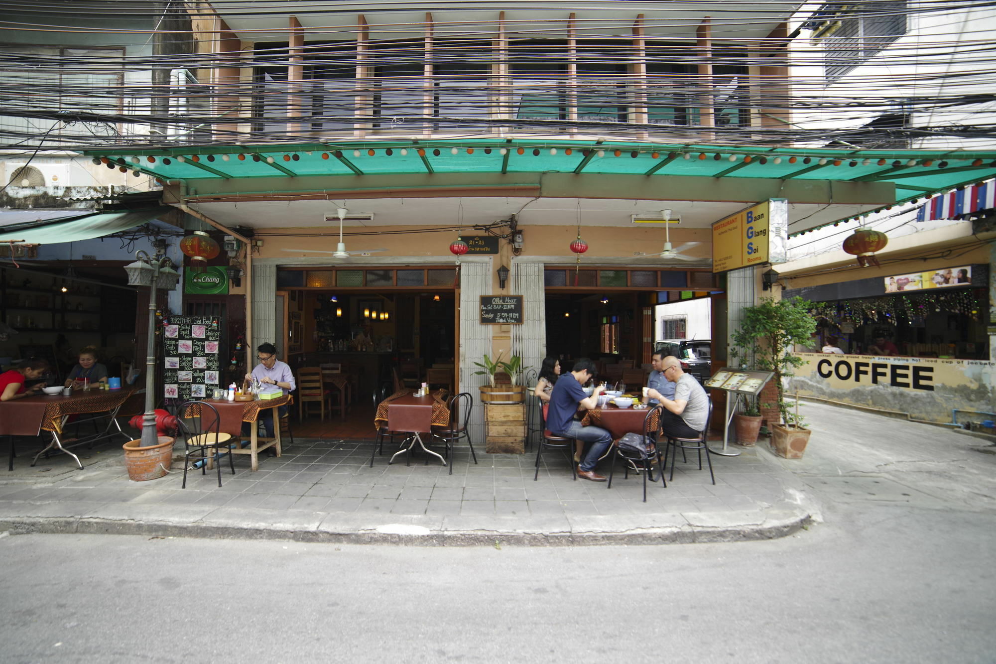 Baan Glang Soi Restaurant & Guesthouse Bangkok Extérieur photo